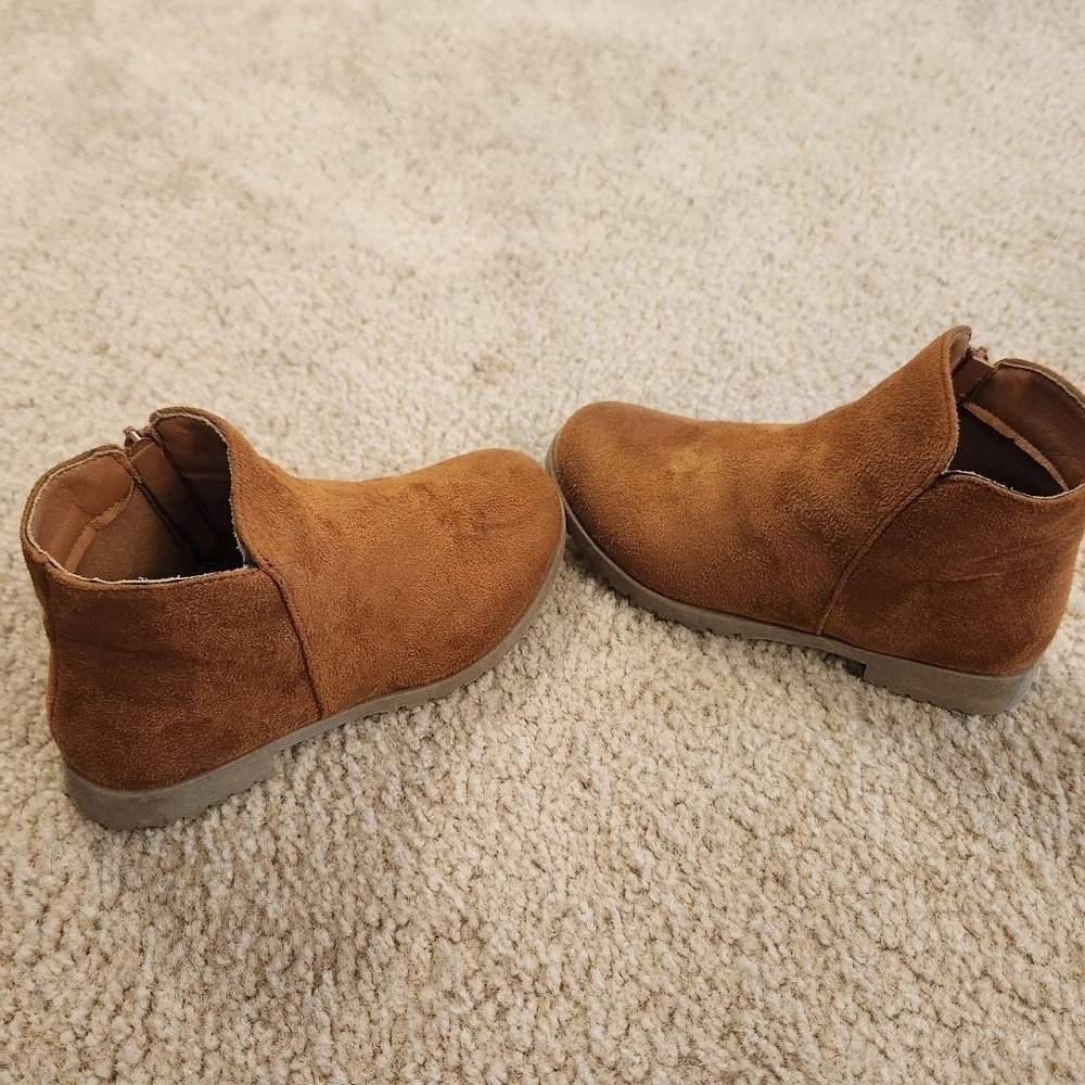 Just Fab Youth Big Kid‎ Size 2 Brown Suede Short Boots Bootie